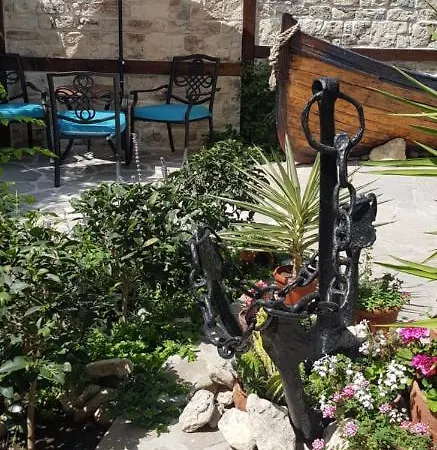 Kirios 3* נסבר