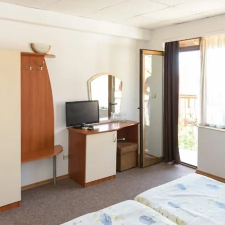 Kirios 酒店 内塞伯尔