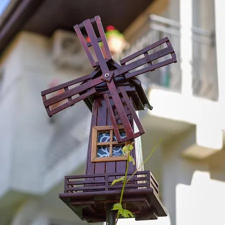 酒店 Kirios 内塞伯尔