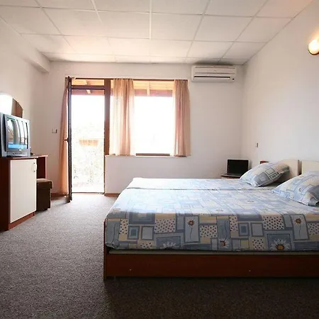 Hotel Kirios 3*