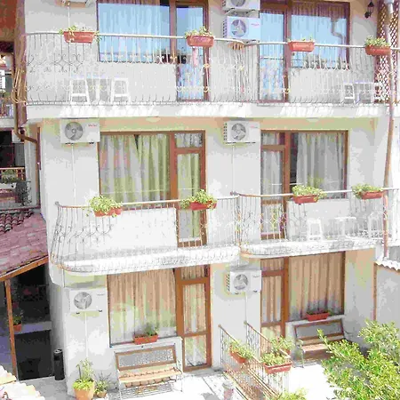 Hotel Kirios 3*