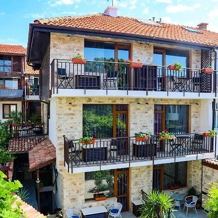 Hotel Kirios